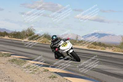 media/Nov-16-2025-Race Pace (Sun) [[8c5fa54630]]/Non Verified Riders (1st 20 Minutes)/3-Turn 3 Inside (11am)/